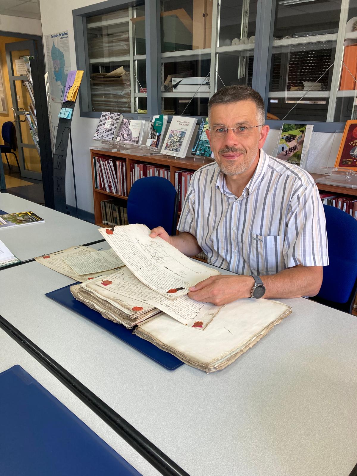 André COLIN, généalogiste professionnel, consultant des archives anciennes